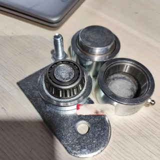 Bản Lề Xoay 360* trên dưới cho cửa sắt D50 – D60 – D70  Bản lề xoay chuyên dụng cho cửa sắt, cửa cổng, cửa thép nặng.