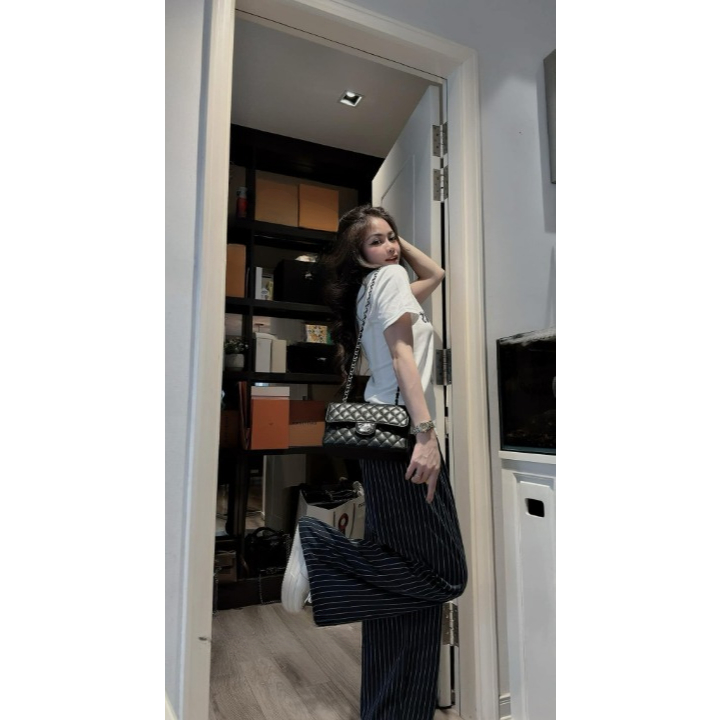 Set đồ nữ, đồ bộ nữ DONNA HCOM25287 áo phông in chữ mix quần âu suông kẻ sọc thanh lịch