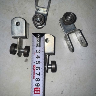 Bánh Xe Bạc Xếp chữ U 2cm, máng rộng 4cm – thiết kế chắc chắn, chuyên dùng cho cửa lùa, cổng sắt hoặc ray trượt