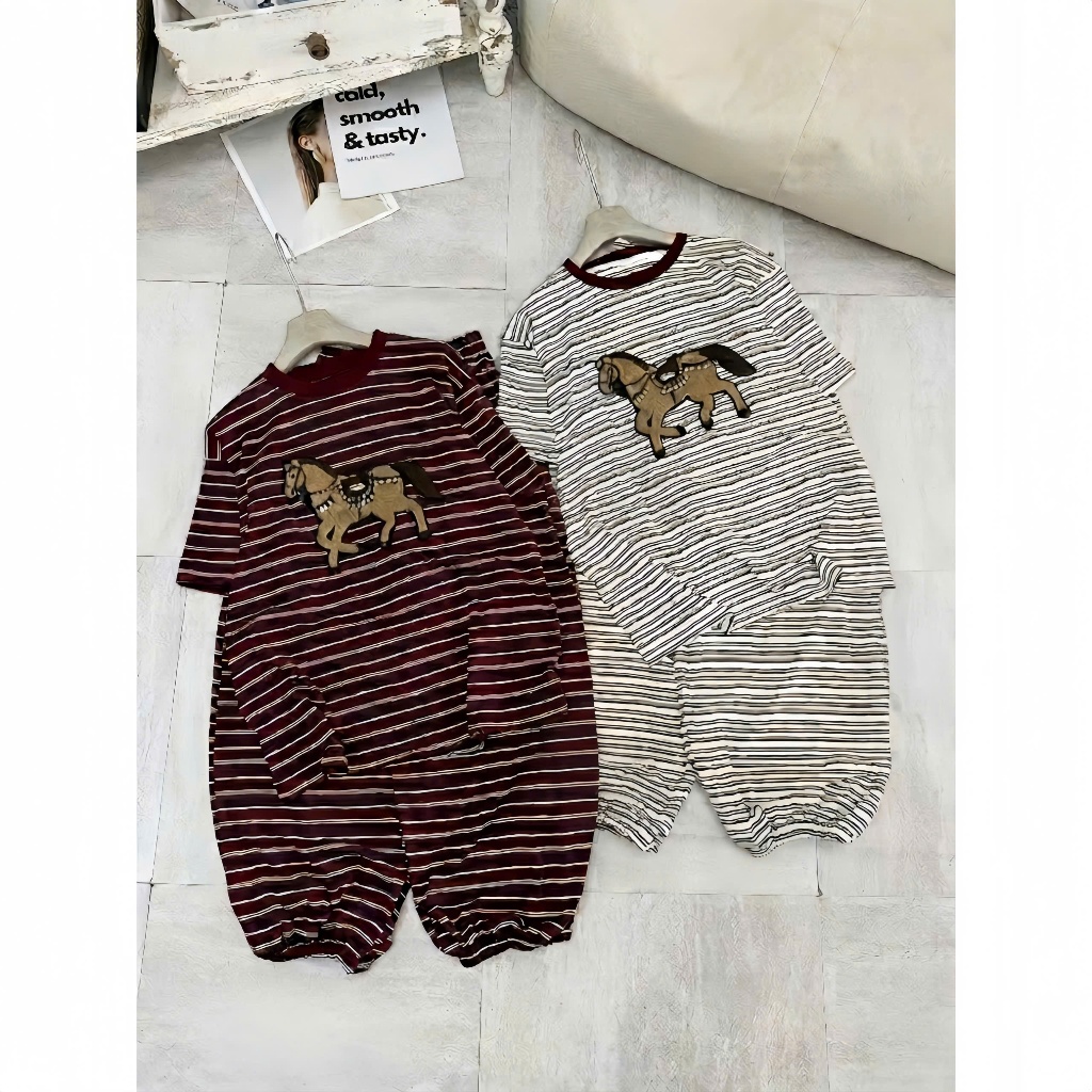 HT05. Bộ kẻ gắn ngựa đá 2 màu, hàng đẹp chất mềm mặc mát. đủ size 40-70kg
