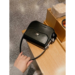 TOUTOU x Sanrio Hello Kitty Saddle Bag