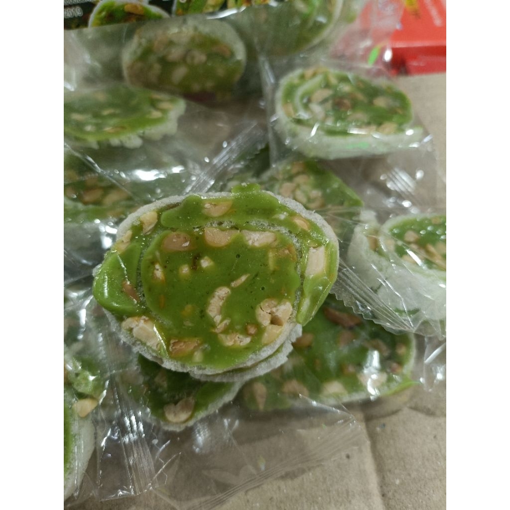 Kẹo dừa nướng [ lá dứa ] Hồng Vân 500g -- đặc sản Bến Tre