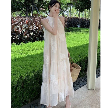 Váy maxi đi biển chất vải voan thêu hoa, váy yếm hở vai dáng dài phom to đẹp Joolate_ Váy sát nách hè váy du lịch