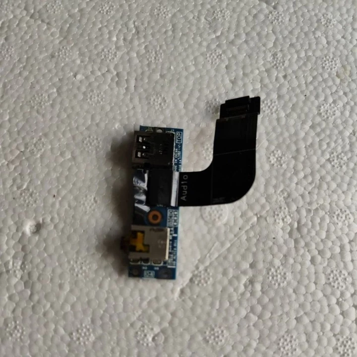 bo nhỏ đầu USB và âm thanh kèm cổng cáp main laptop Lenovo ThinkPad X1 carbon TP00061A, cũ, đang xài ok