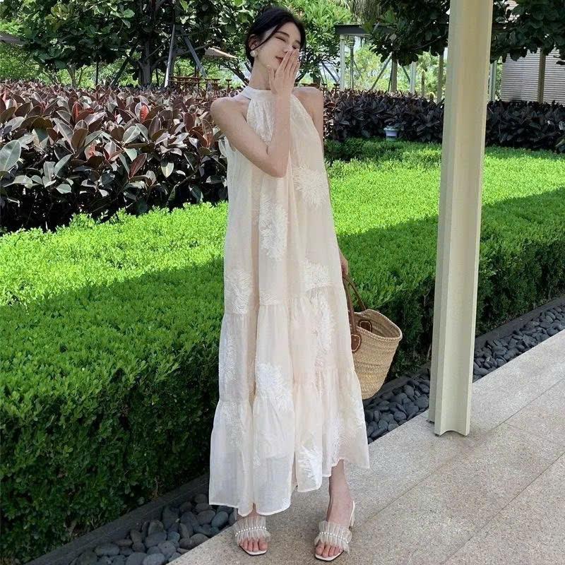 Váy maxi đi biển chất vải voan thêu hoa, phom to đẹp Joolate_ Váy sát nách hè váy du lịch