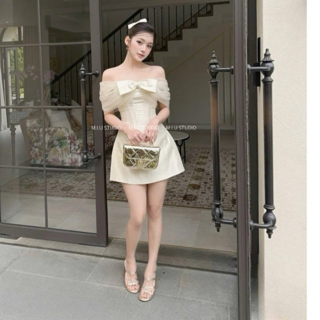 Váy dự tiệc dáng A ngắn xoè chất liệu tafta ép mùng cao cấp , Đầm thiết kế trễ vai phối nơ dáng ngắn tiểu thư sang chảnh