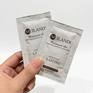 Set 2 gói Sữa Tắm Dưỡng Ẩm Trắng Da Hoa Trà Nhật Bản Meilandi Mini 10ml - Tiện lợi du lịch