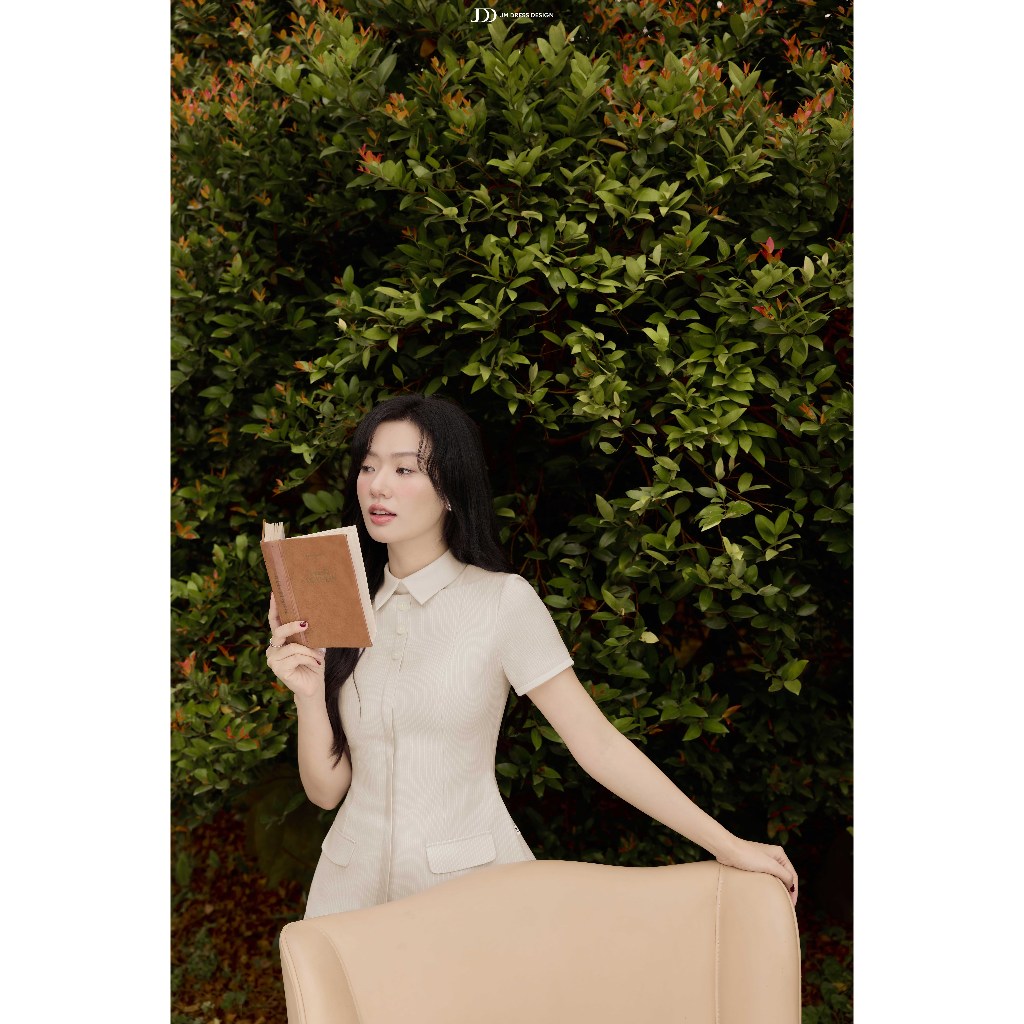 Set Áo Cổ Ngang Phối Cổ Đức 2T22.2602, Quần Sooc Ngắn Cạp Vừa 3S03.2602, Bộ Đồ Nữ Mùa Hè Thanh Lịch Sang Trọng By JM
