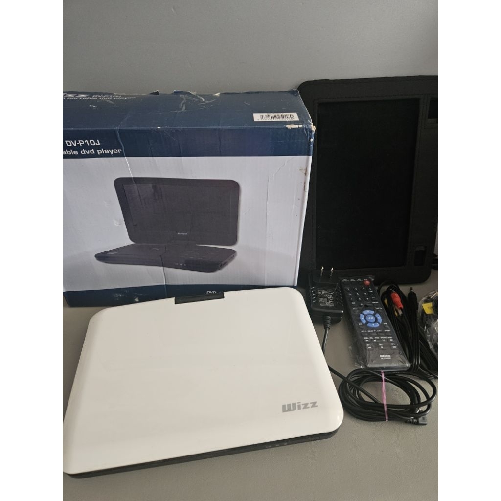 Đầu đĩa DVD di động Wizz DV-P10J màu Trắng Đen (Hàng Nhật Bãi