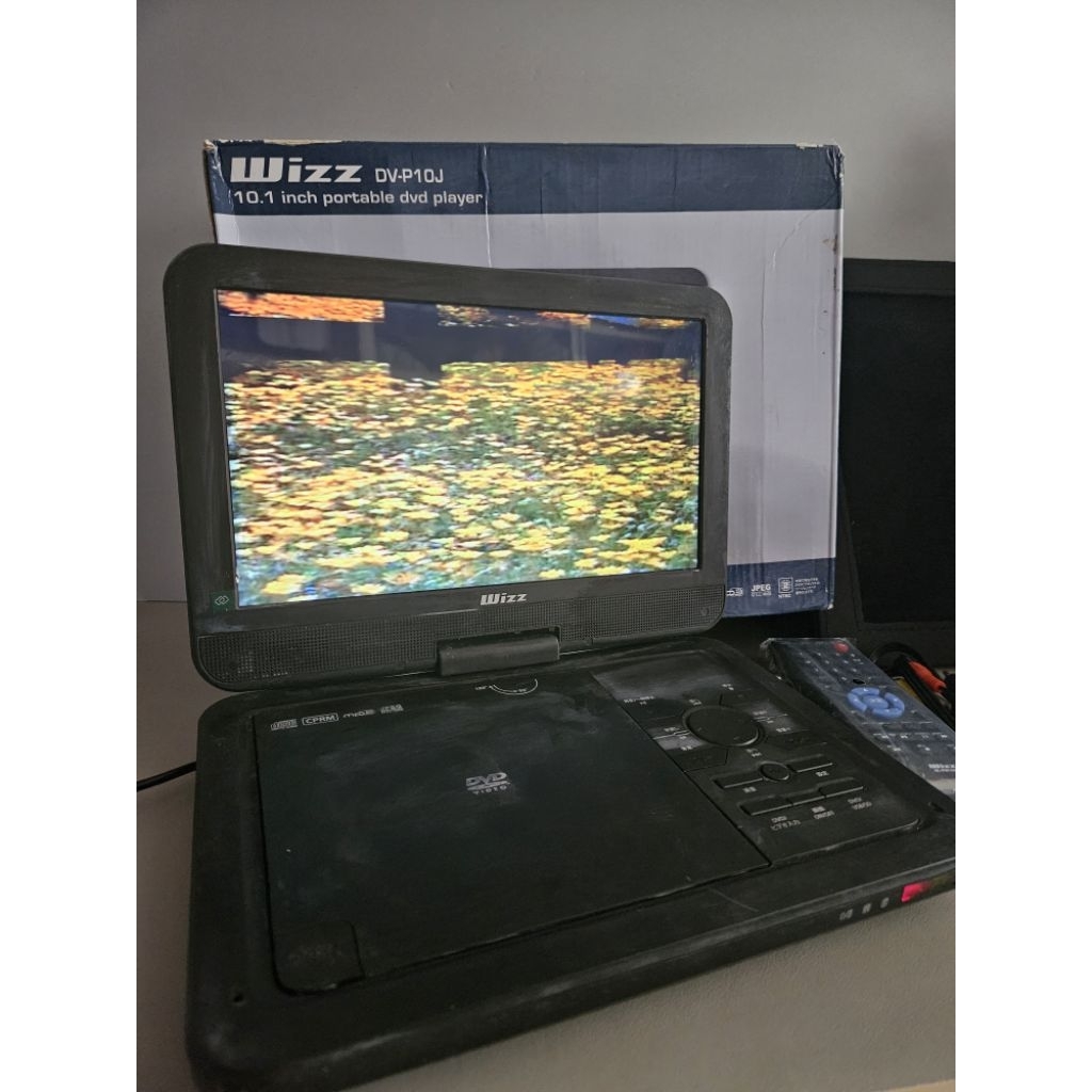 Đầu đĩa DVD di động Wizz DV-P10J màu Trắng Đen (Hàng Nhật Bãi