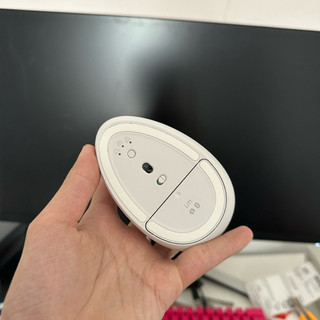 Chuột công thái học không dây Logitech Lift Vertical – Bluetooth | USB | Giảm ồn | Windows / macOS - NEW NOBOX