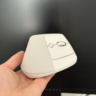 Chuột công thái học không dây Logitech Lift Vertical – Bluetooth | USB | Giảm ồn | Windows / macOS - NEW NOBOX