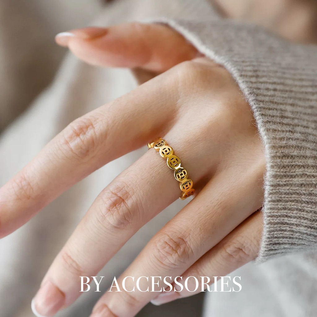 Nhẫn nam nữ unisex titan hình đồng xu may mắn kết vòng tròn mạ vàng không gỉ WR2642 BYACCESSORIES