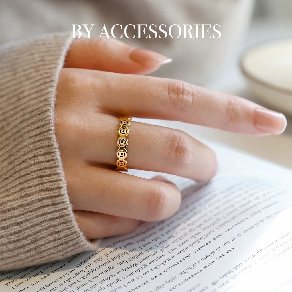 Nhẫn nam nữ unisex titan hình đồng xu may mắn kết vòng tròn mạ vàng không gỉ WR2642 BYACCESSORIES