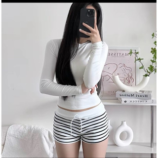 Quần Đùi Ôm Sọc Lưng Chun Cột Dây