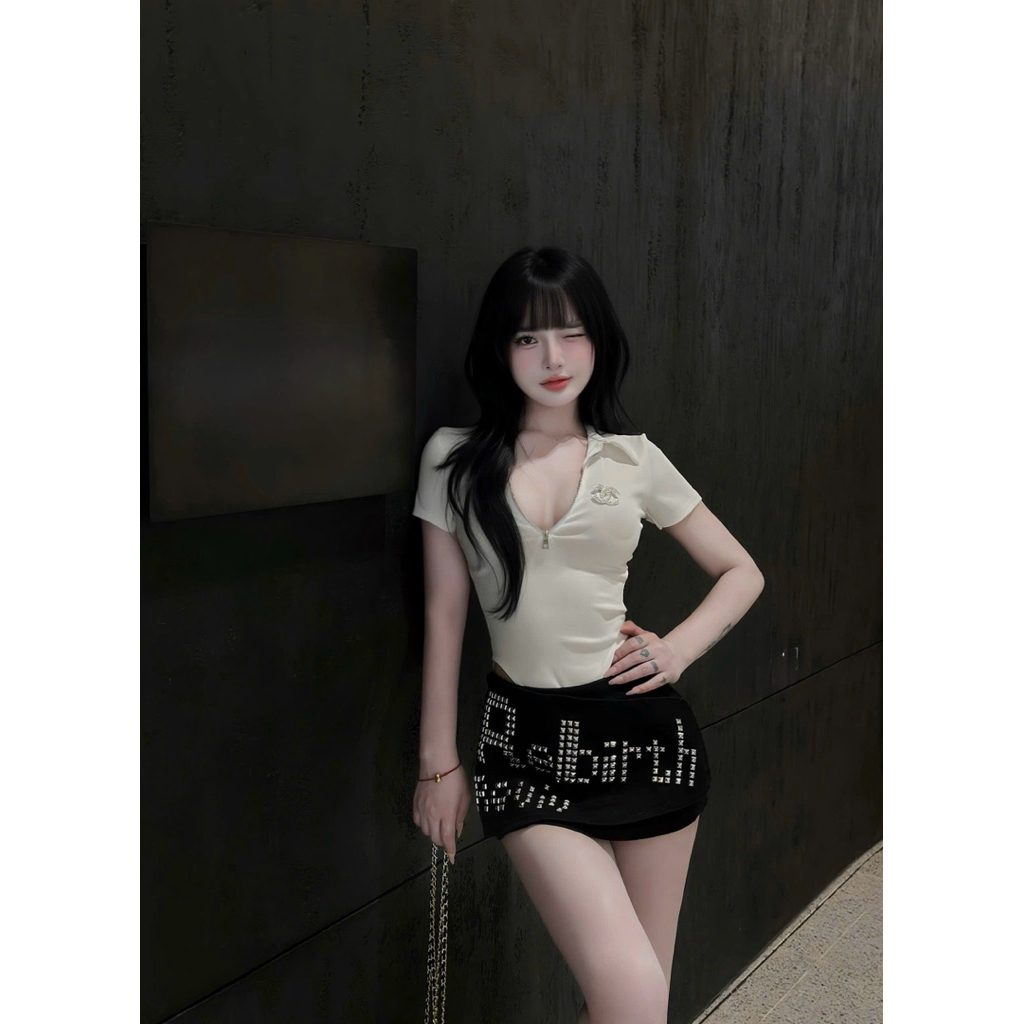 Áo bodysuit cộc tay khoá ngực siu sang chảnh