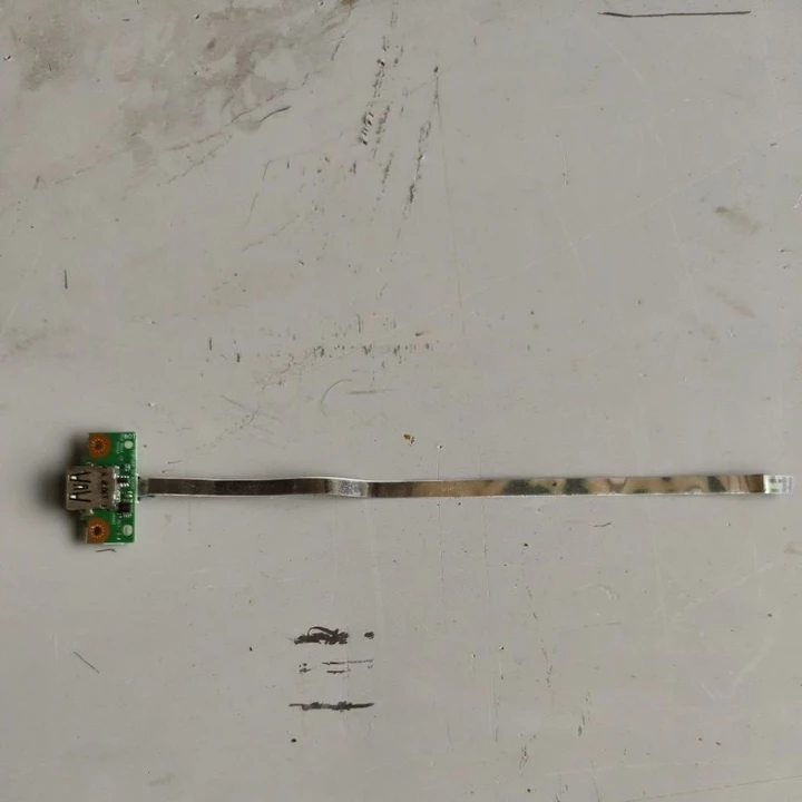 bo nhỏ đầu USB kèm cổng cáp nối vào men main laptop ASUS A507U, cũ, đang xài ok,