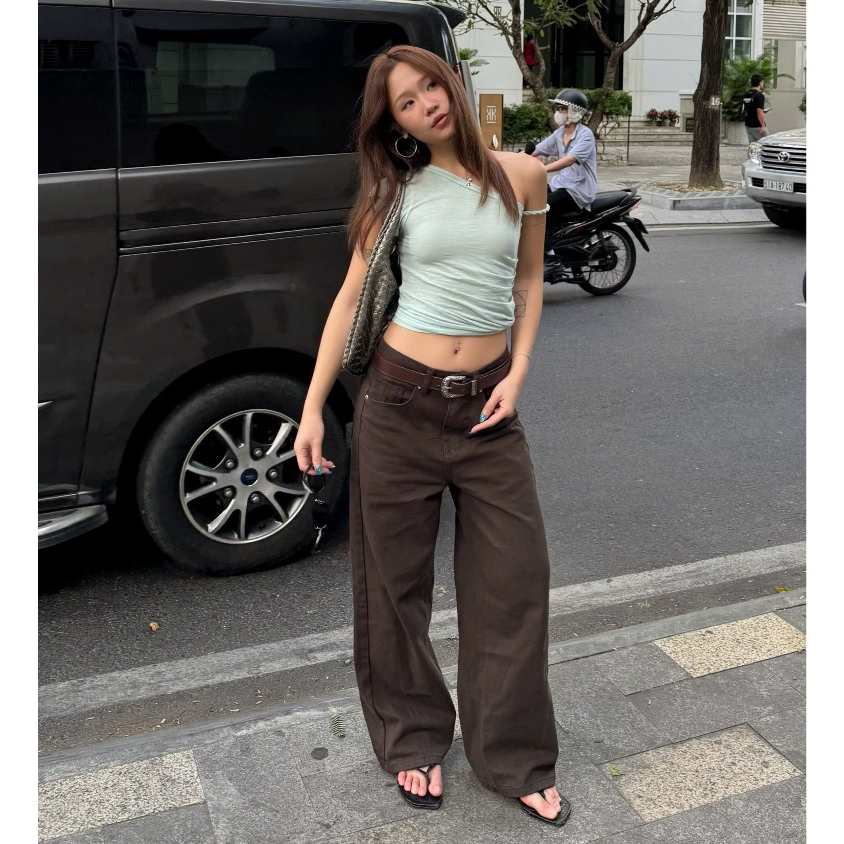 DARK BROWN WIDE STRAIGHT JEANS WHOSE - Quần jeans ống đứng wide fit Whose Studio 1779 | BigBuy360 - bigbuy360.vn