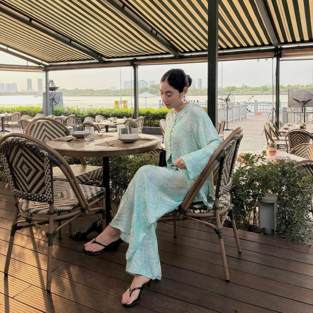 Bộ đi chùa bà ba cách tân cổ tròn lụa gấm tằm Tency Pháp phục lễ chùa đính cúc bọc Thanh lịch | Đồ Lam An Nhiên