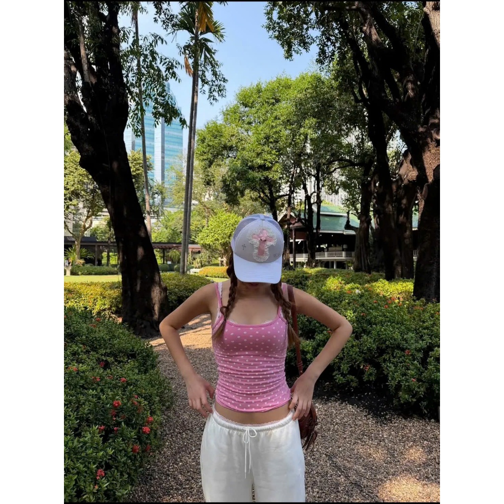 (sẵn)Áo hai dây sát nách màu hồng chấm bi trắng và trắng hello kitty tiểu thư dáng ôm body chất co giãn AHD008- Tiktik