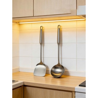 Vá xẻng inox loại tốt tay cầm thoải mái, viền bo tròn không gây trầy xước,