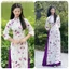 Áo dài hoa nhí dáng cô cổ lệch đính khuy xinh trắng phối tím cách tân chất lụa gấm Thanh Yên T1571G