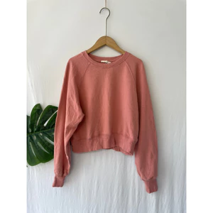 Siêu phẩm áo sweater G.Ừ mới toanh nàu đẹp newtag