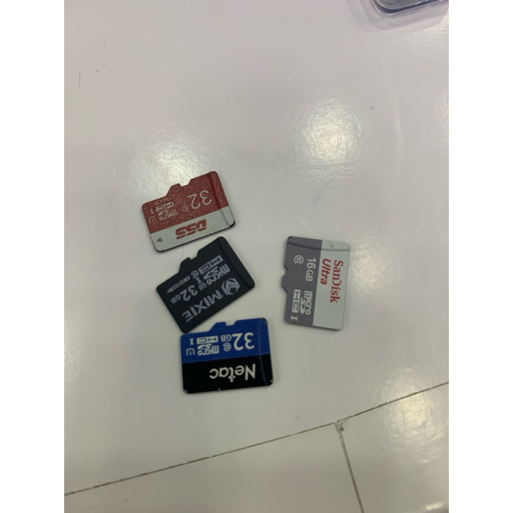 4 thẻ nhớ cũ lỗi không format được tháo từ camera
