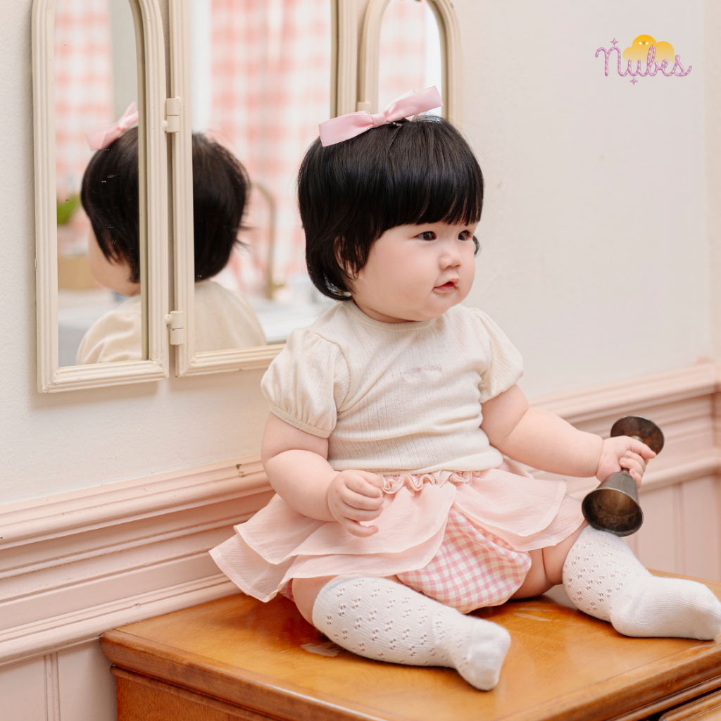 Romper hồng phối bèo tặng kèm băng đô nơ NUBES body chip bé gái thoáng khí đồ sơ sinh cho bé từ 3 đến 9 tháng XT01