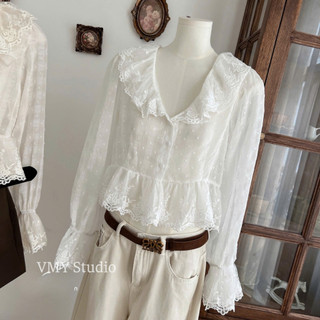 VMY Studio - Áo nữ babydoll cổ bèo ren hoa điệu đà tiểu thư, áo sơ mi kiểu nữ ren hoa dài tay dáng xòe QCCC nữ