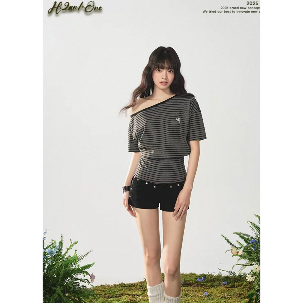 (Sẵn size M,L)Áo thun nữ lệch vai kẻ sọc phối màu form rộng cá tính, áo hở vai thiết kế thời trang mặc hè