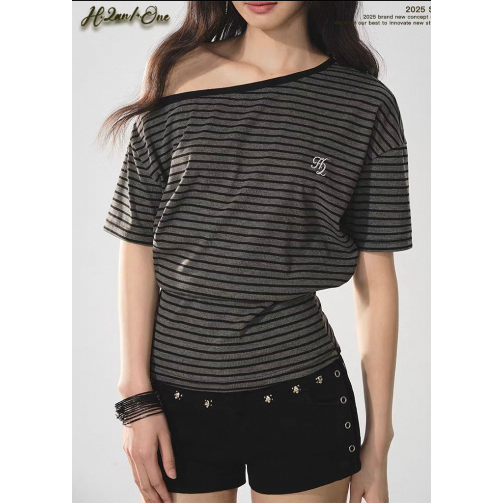 (Sẵn size M,L)Áo thun nữ lệch vai kẻ sọc phối màu form rộng cá tính, áo hở vai thiết kế thời trang mặc hè