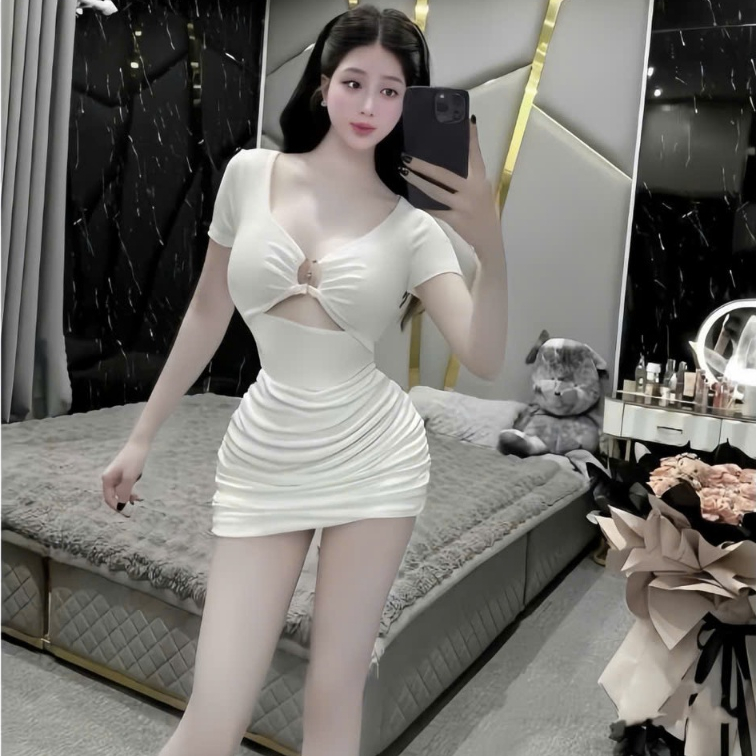 Đầm ôm ngắn tay ngắn cổ khoét sâu kèm khoen tròn ở ngực có mút,chất thun Ladong