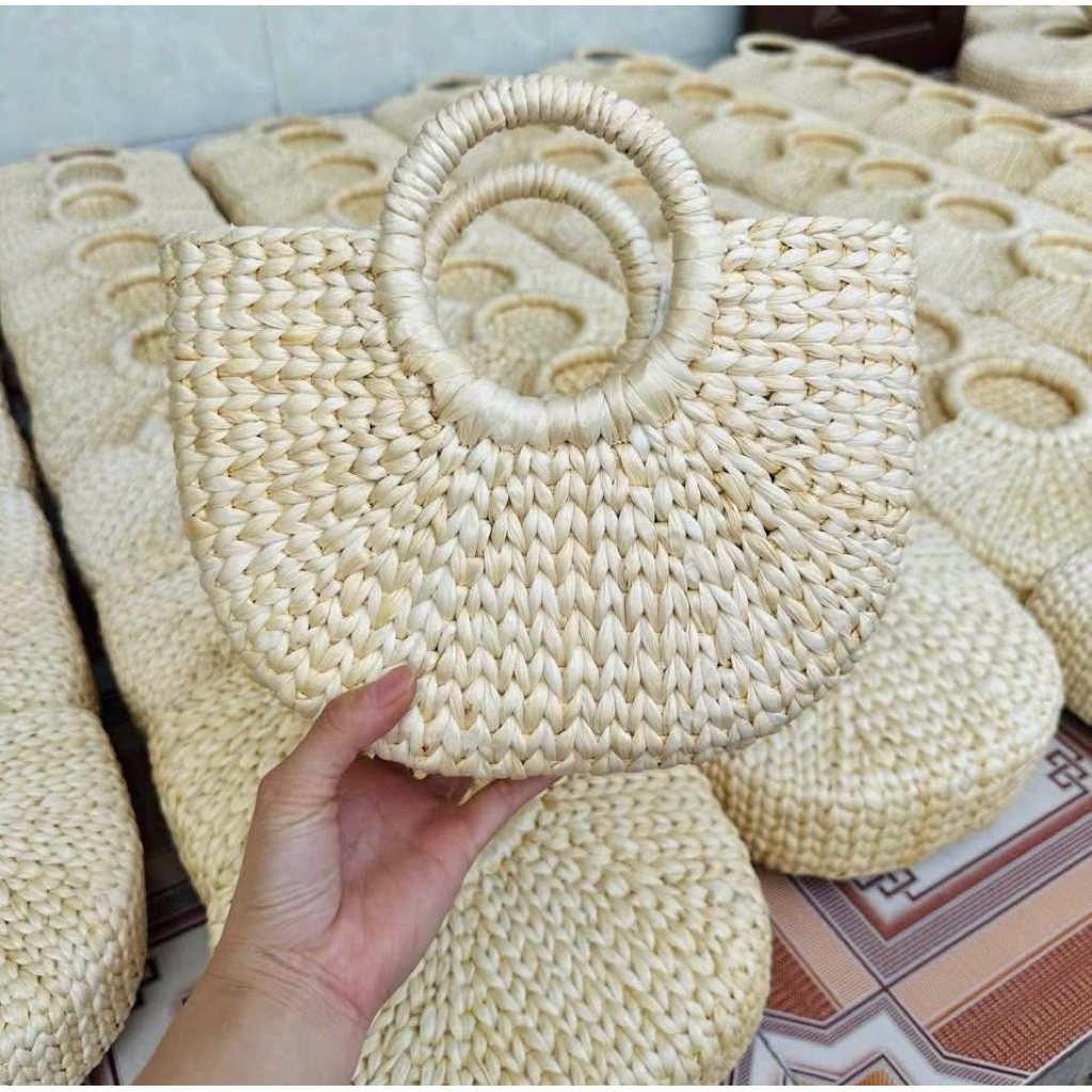 Túi cói lục bình cầm tay bán nguyệt đi biển có khoá kéo