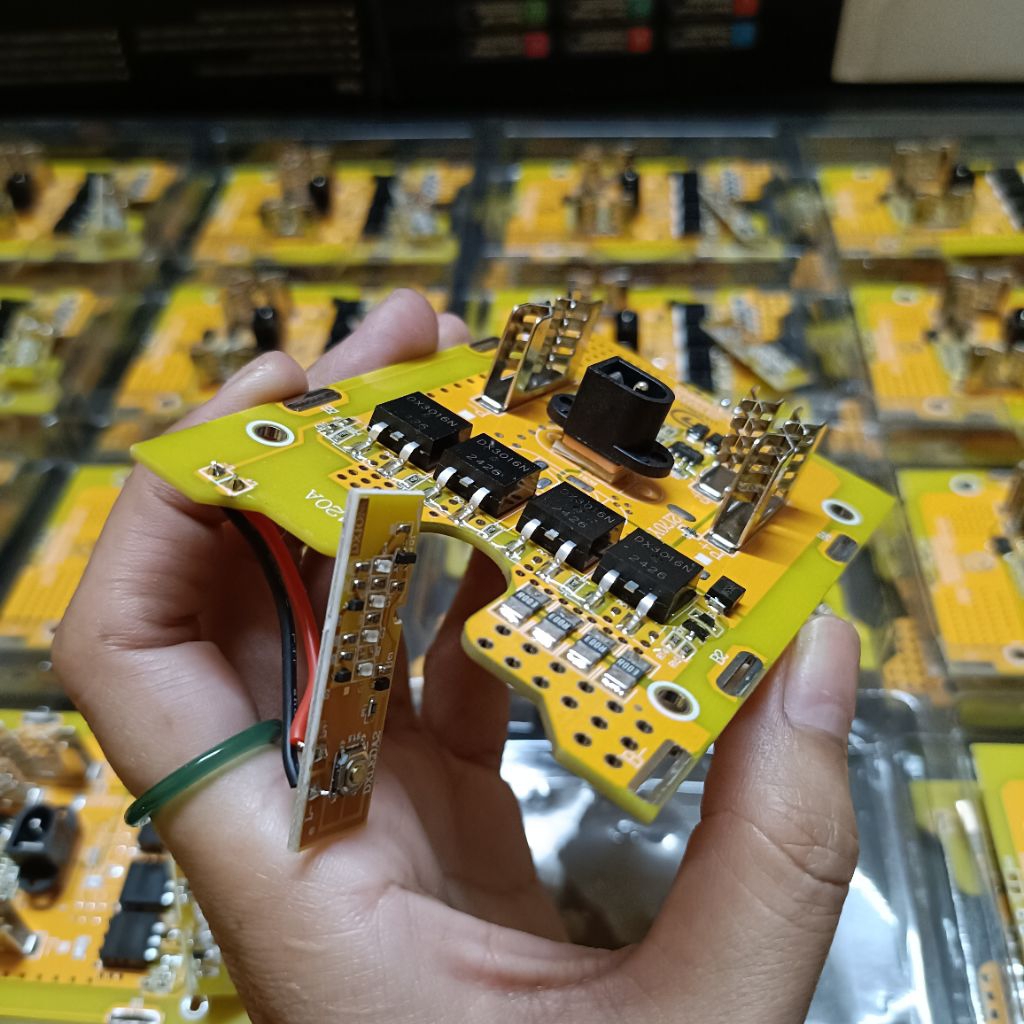 BMS 5S-120A chính hãng dx -Box 5-10-15 CELL 21700 chân phổ thông