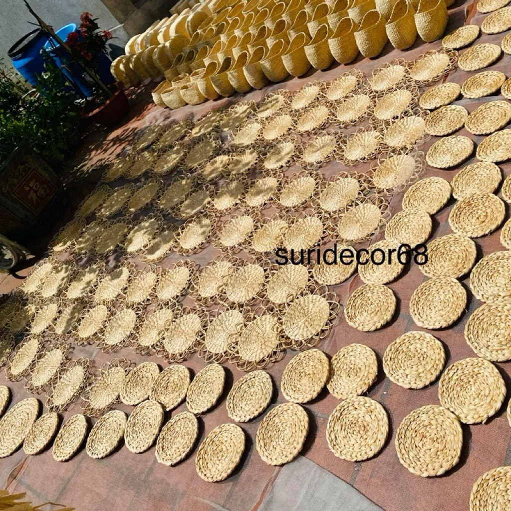 kho bán sỉ đĩa , thảm lục bình hình tròn viền hoa , lót bình hoa, decor bàn ăn, treo tường trang trí
