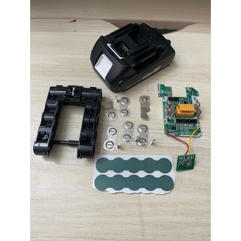 Vỏ mạch makita 5cell mạch nhận sạc zin, có đèn led báo pin