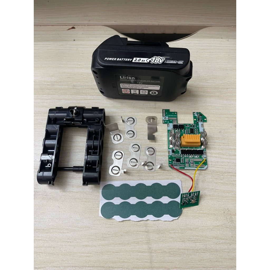 Vỏ mạch makita 5cell mạch nhận sạc zin, có đèn led báo pin