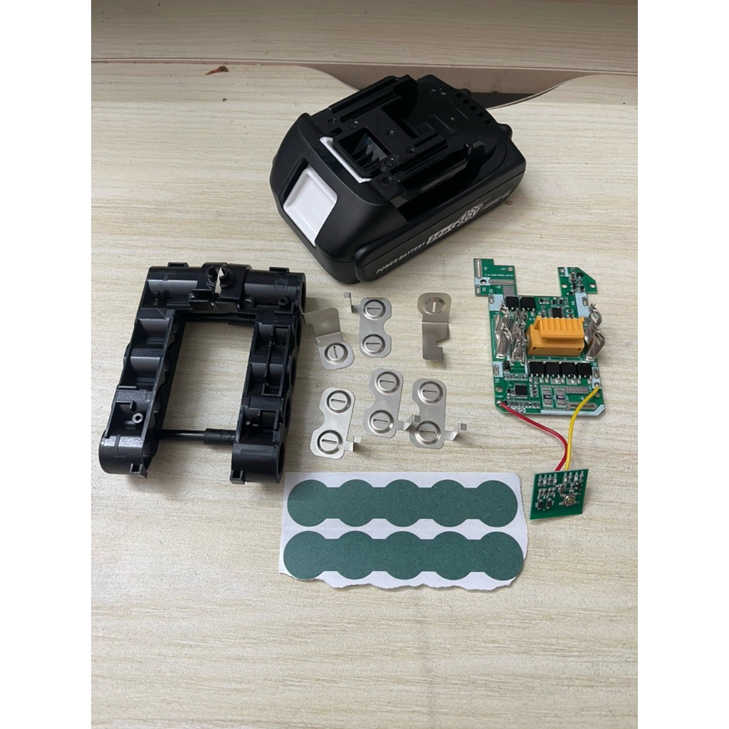 Vỏ mạch makita 5cell mạch nhận sạc zin, có đèn led báo pin