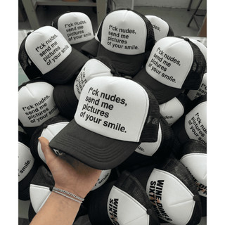 Mũ nón lưới trucker cap logo in KTS phong cách thời trang y2k