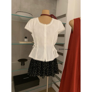 𝐏𝐡𝐢𝐞𝐧 𝐖𝐆𝐖𝐄 | w9167 Áo sơ Mi Cộc Tay Buộc 2 Bên Eo Cổ Tròn Đường May Thêu Ren