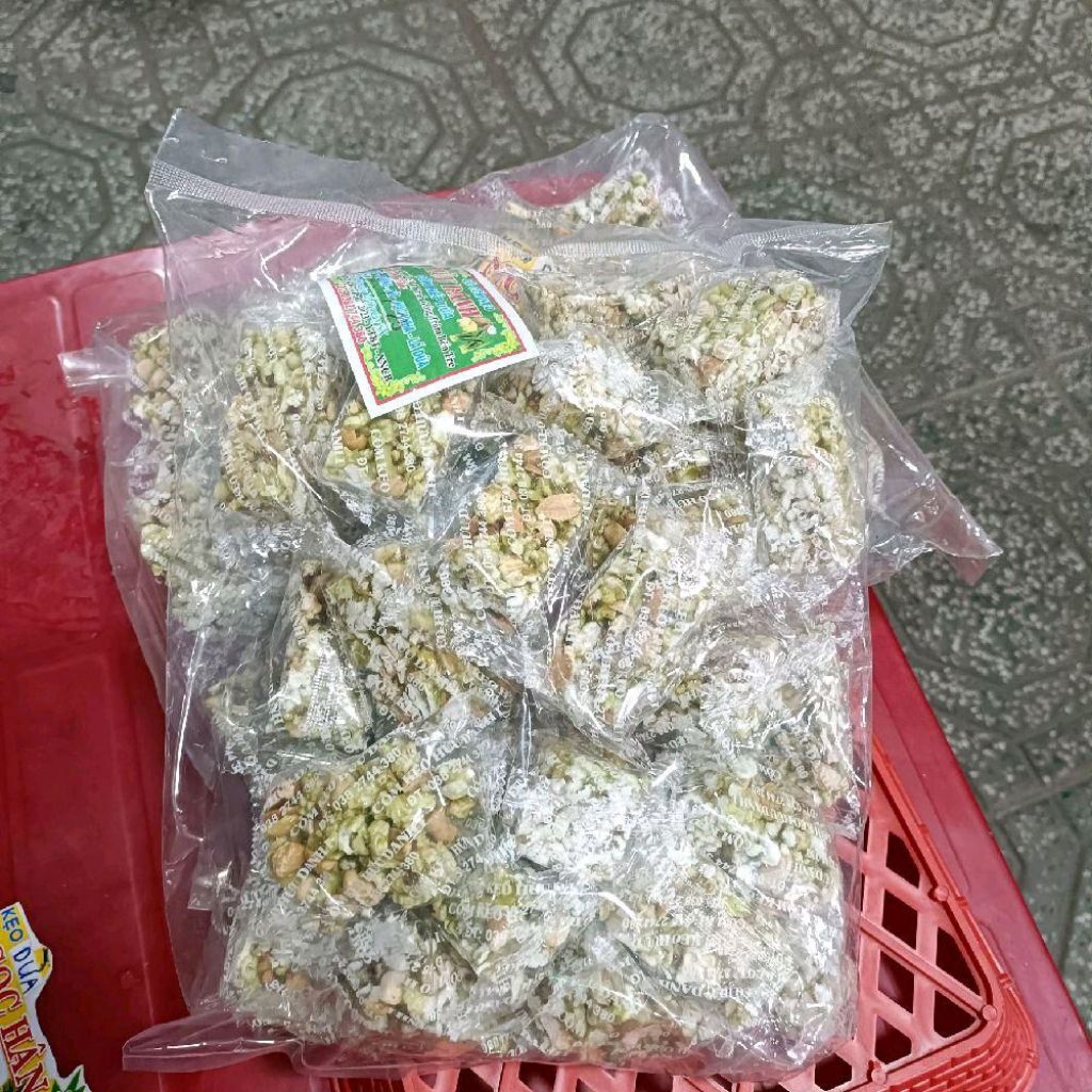 Cốm nếp dứa đậu phộng Hữu Danh (500g )-- Giồng Trôm Bến Tre
