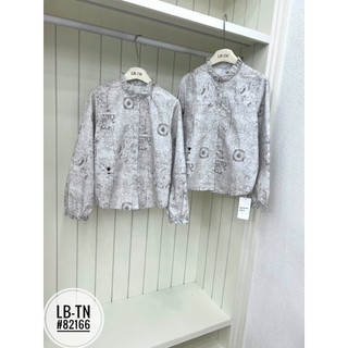 Áo sơ mi dài tay cổ bèo hoạ tiết DO thêu ong cúc đôi #82166