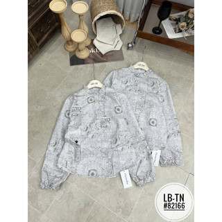 Áo sơ mi dài tay cổ bèo hoạ tiết DO thêu ong cúc đôi #82166