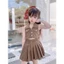 Set áo croptop bé gái phối chân váy xếp ly kèm đai cá tính, phong cách thời trang năng động hiện đại cho mẹ và bé