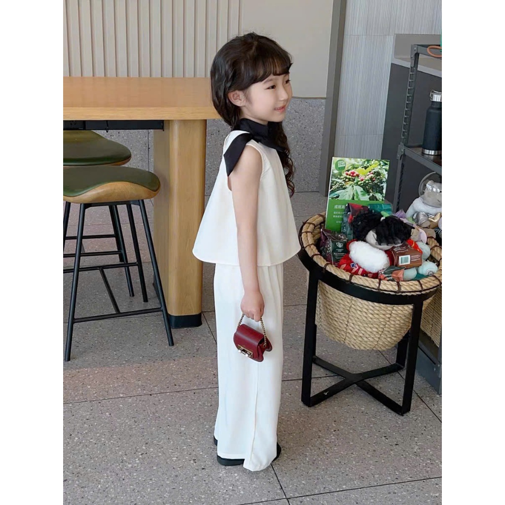 Set đồ bé gái áo sát nách cổ phối nơ đen quần ống rộng trắng thanh lịch phong cách Hàn Quốc mẹ và bé