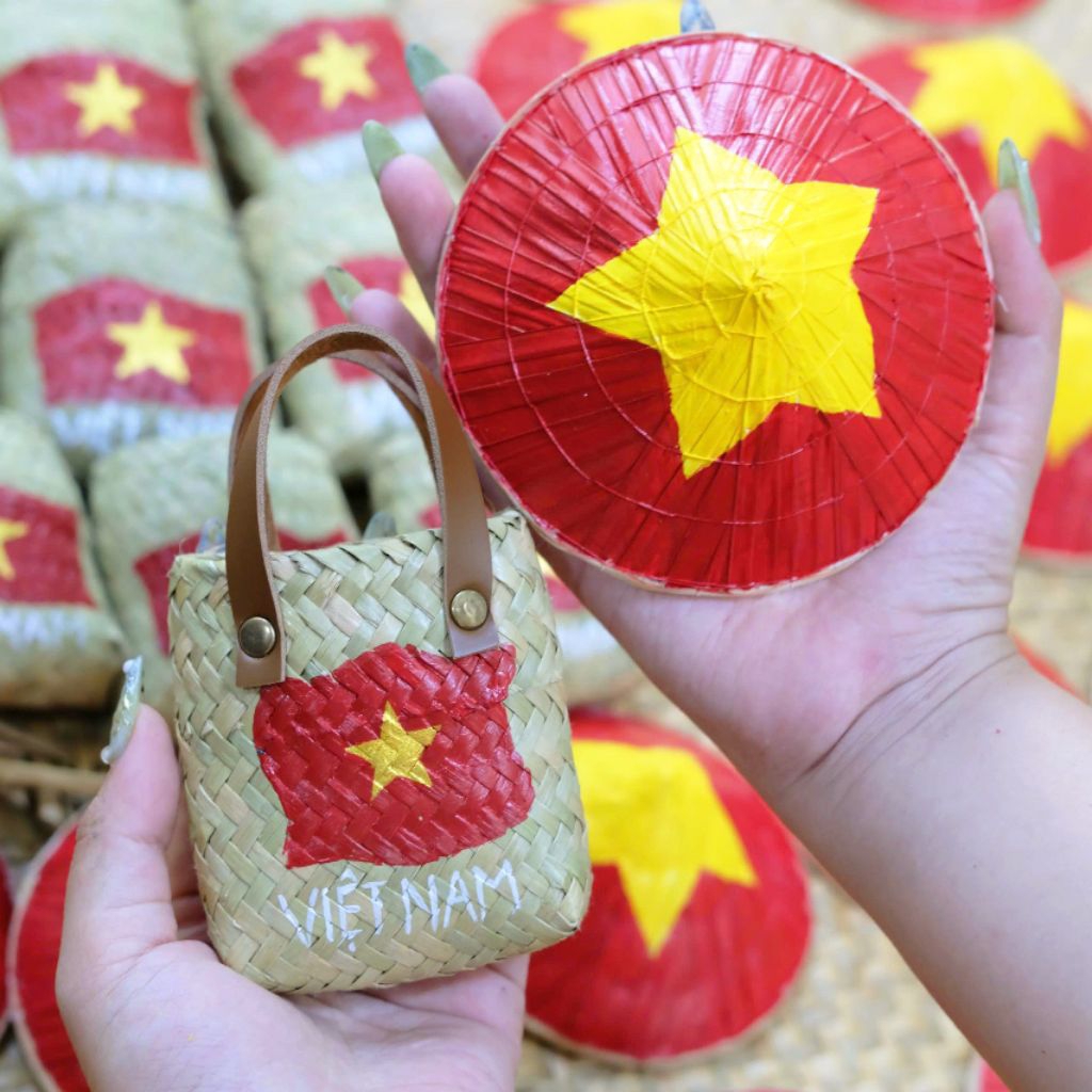 Set charm nón lá giỏ mini treo túi cờ đỏ sao vàng làm móc khóa quà tặng nhỏ xinh độc đáo