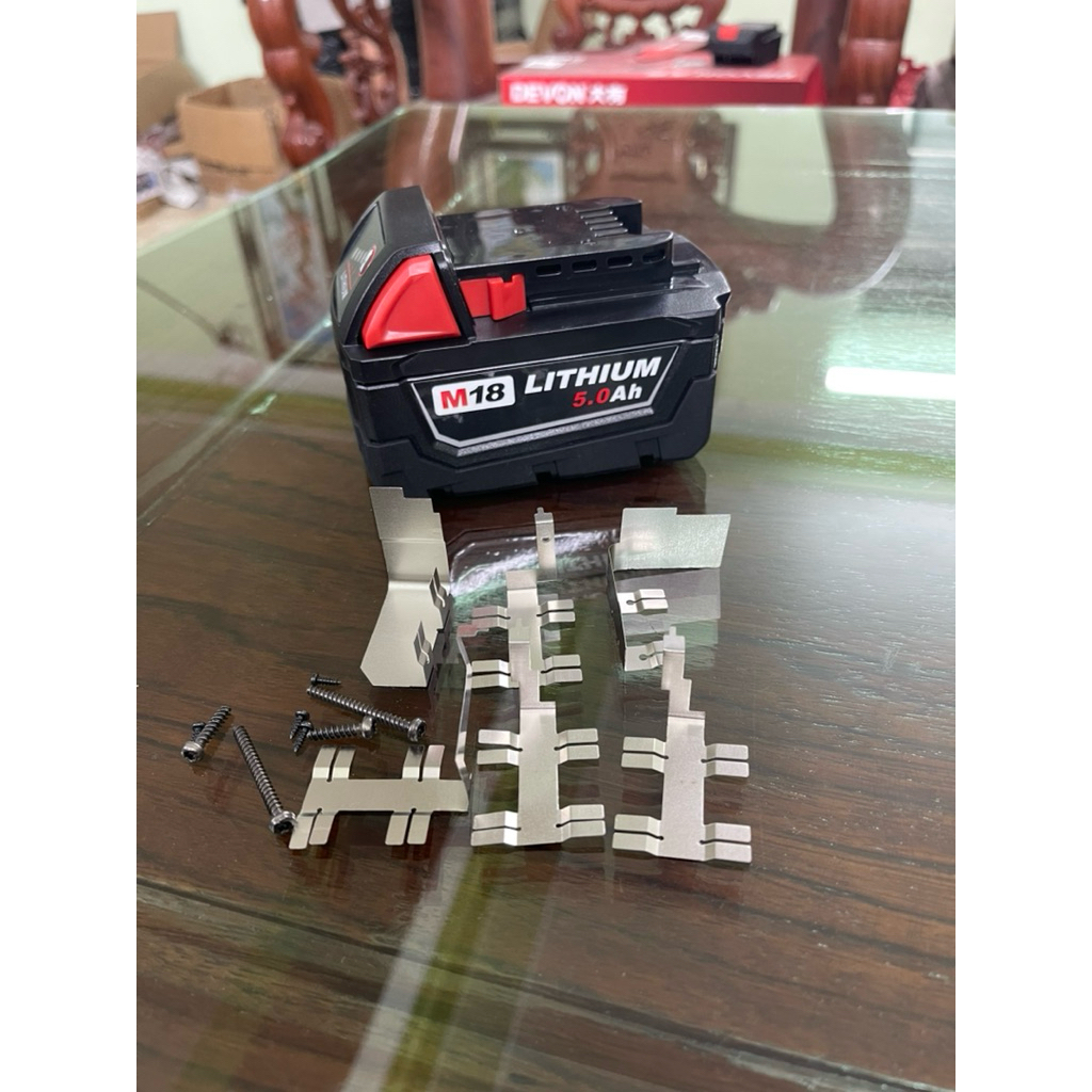 Vỏ , mạch   Milwaukee M18 nhận sạc zin có đèn led báo pin