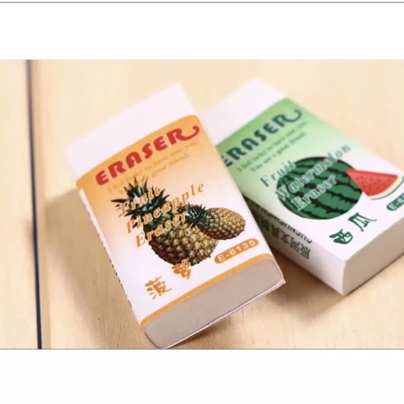 Combo 10 tẩy gôm chì hoa quả nhanh gọn, sạch sẽ.