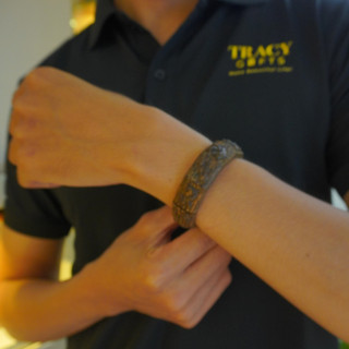 Vòng tay trầm hương sánh 12 con giáp “Minh Trí Tài Lộc” TRACY GIFTS, tuổi 15 năm, phong thủy tài lộc